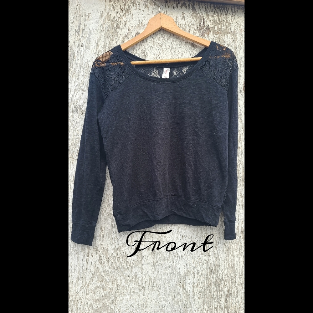 No Boundaries Medium Long Sleeve